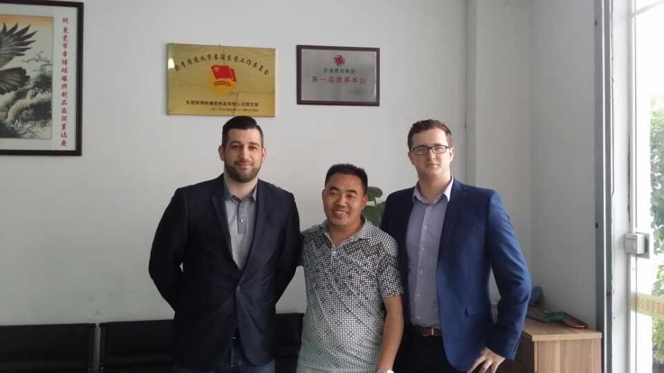 公司領導成功簽下法國客戶訂單 公(gōng)司領導成功(gōng)簽下法國客戶訂單(dān)